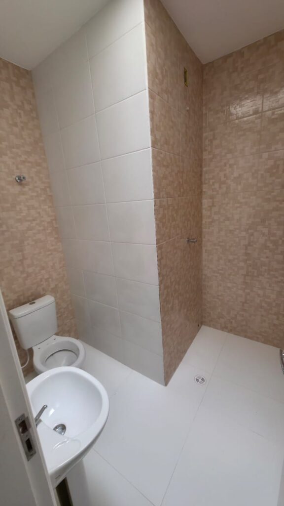 Sobrados Frontais com 2 quartos e vaga de carro