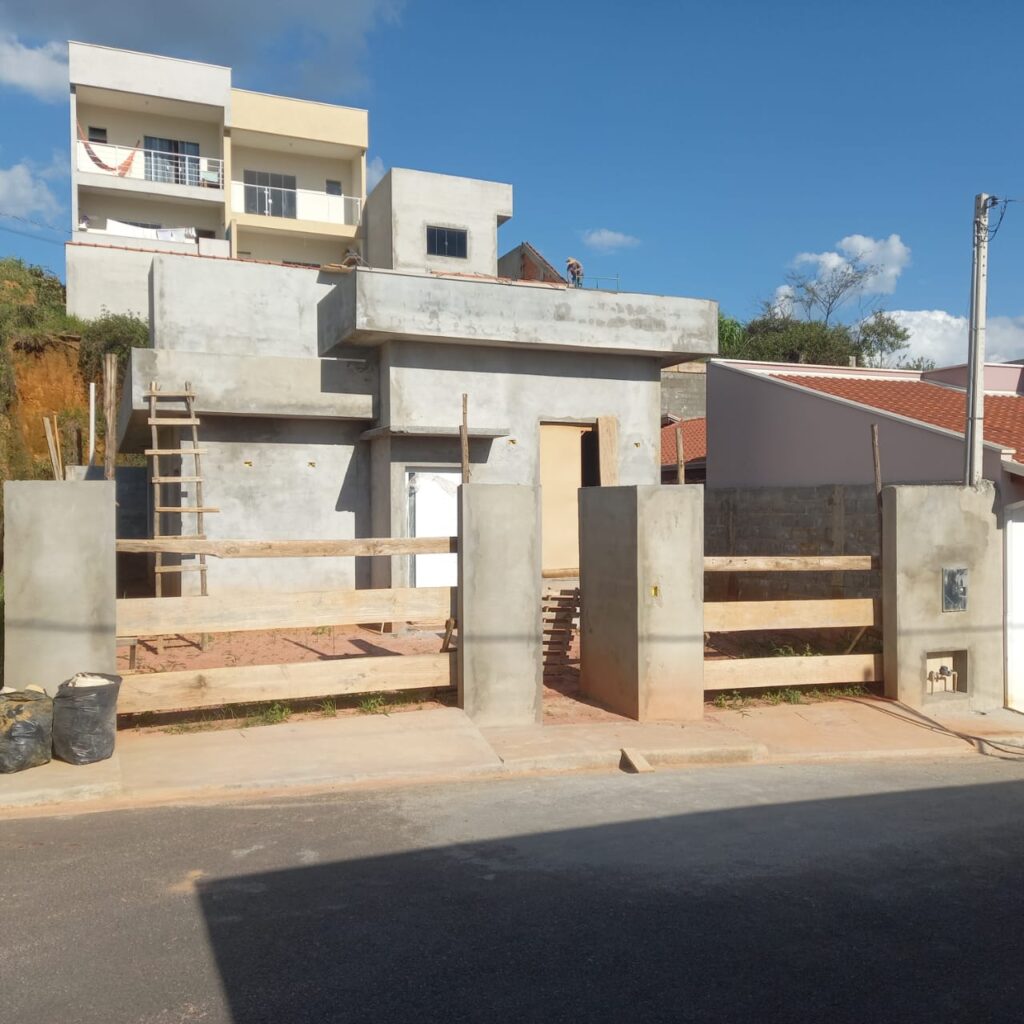 LINDA CASA NA CIDADE DE TOLEDO
