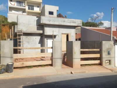 LINDA CASA NA CIDADE DE TOLEDO